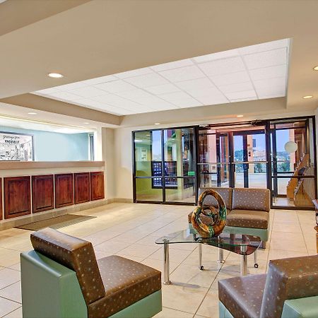 Super 8 By Wyndham Knoxville East Exterior photo