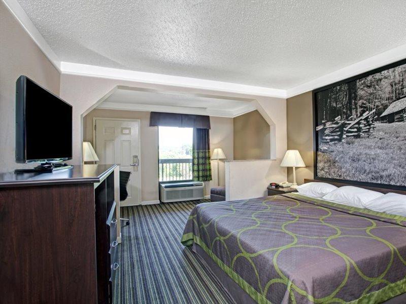 Super 8 By Wyndham Knoxville East Exterior photo